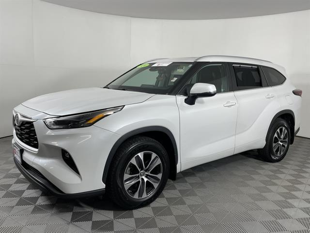 used 2024 Toyota Highlander car, priced at $40,488