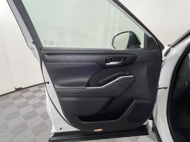 used 2024 Toyota Highlander car, priced at $40,488