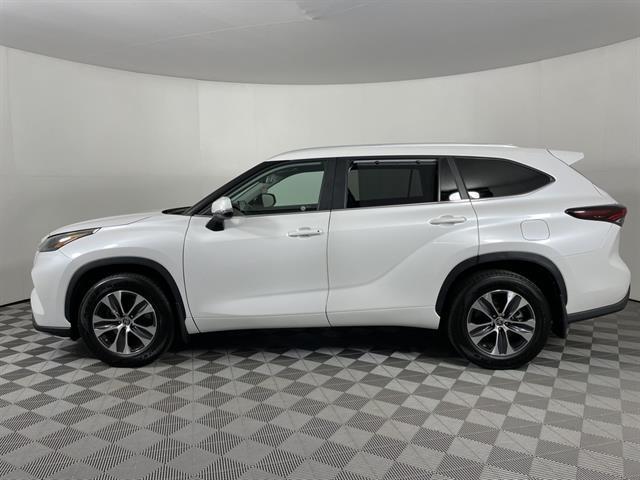 used 2024 Toyota Highlander car, priced at $40,488