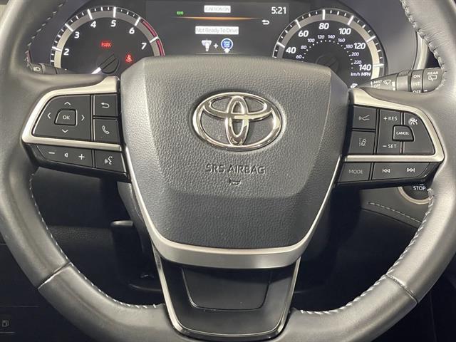 used 2024 Toyota Highlander car, priced at $40,488