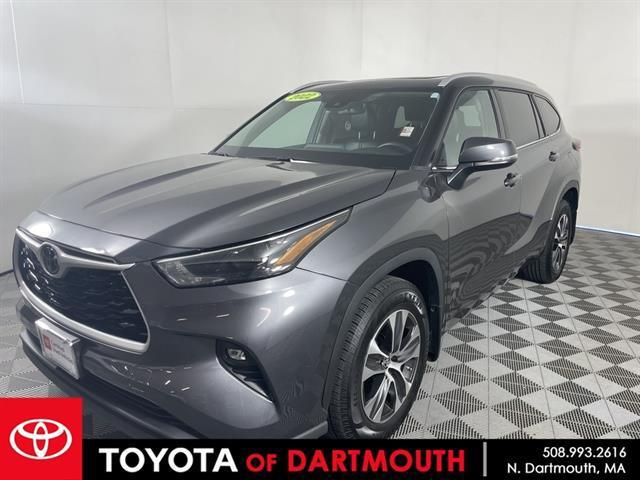 used 2022 Toyota Highlander car, priced at $37,500