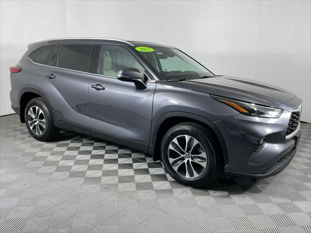 used 2022 Toyota Highlander car, priced at $37,987