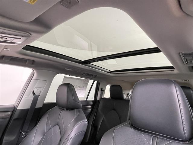new 2025 Toyota Highlander car, priced at $54,143