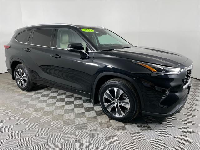 used 2021 Toyota Highlander car, priced at $31,988