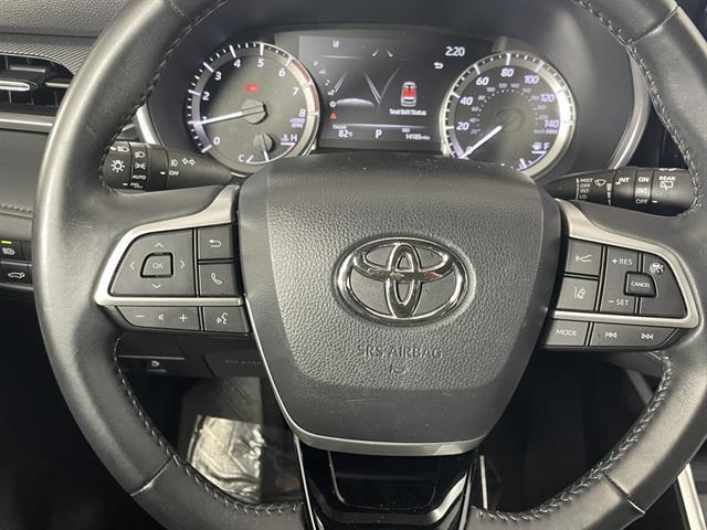 used 2023 Toyota Highlander car, priced at $42,999