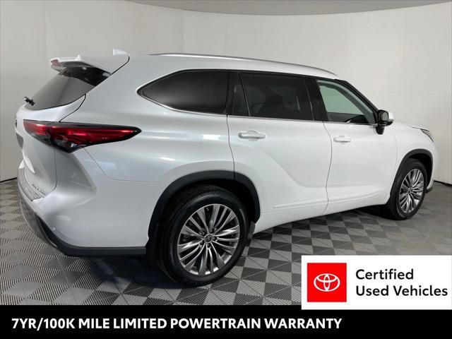 used 2022 Toyota Highlander car, priced at $43,988