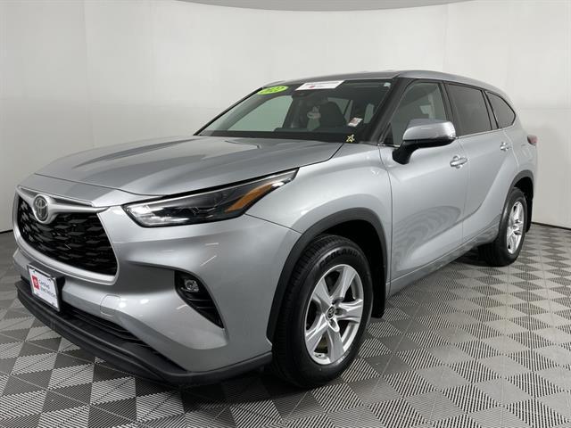 used 2022 Toyota Highlander car, priced at $33,988