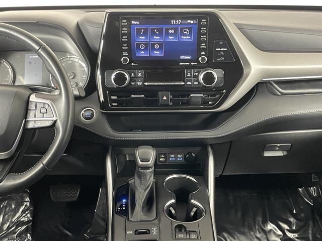 used 2022 Toyota Highlander car, priced at $33,988