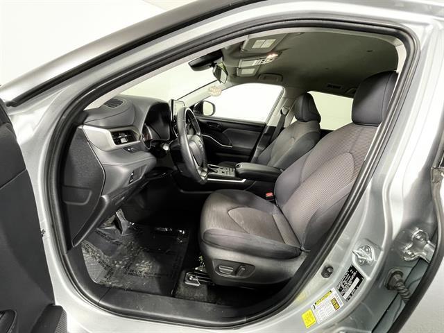 used 2022 Toyota Highlander car, priced at $33,988