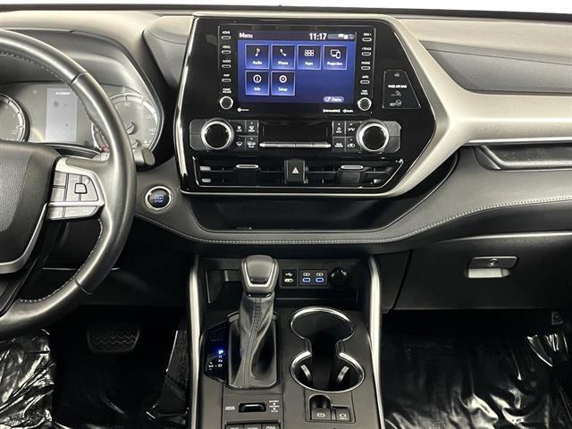 used 2022 Toyota Highlander car, priced at $33,988