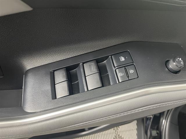 used 2022 Toyota Highlander car, priced at $38,488
