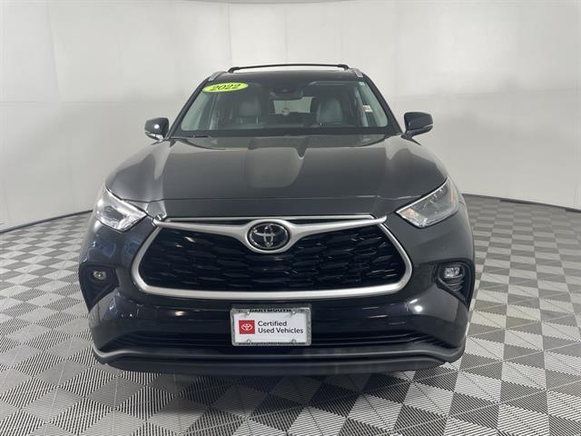 used 2022 Toyota Highlander car, priced at $38,488