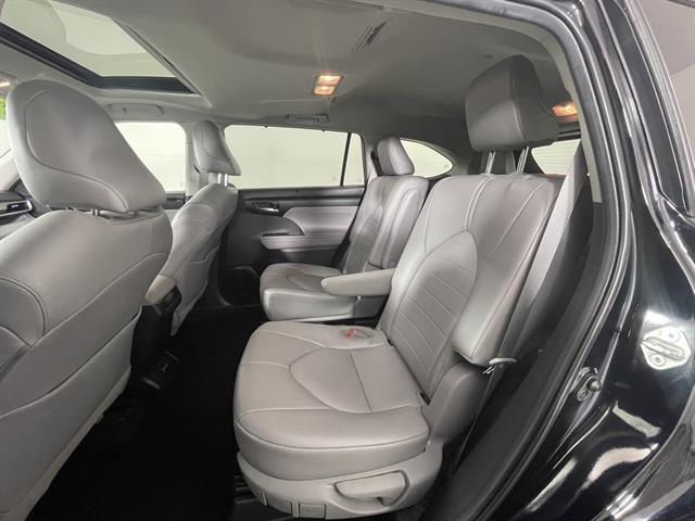 used 2022 Toyota Highlander car, priced at $38,488
