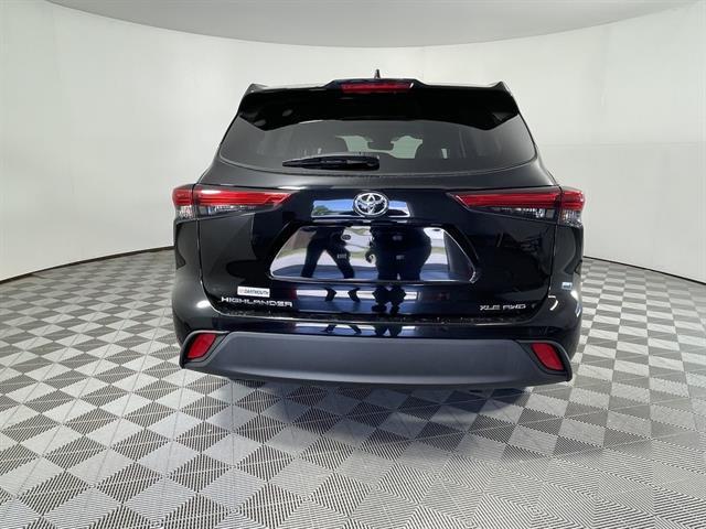 used 2022 Toyota Highlander car, priced at $39,288