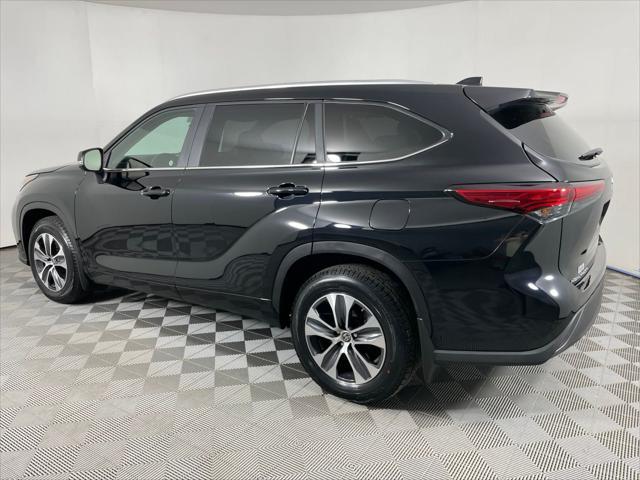 used 2023 Toyota Highlander car, priced at $40,988