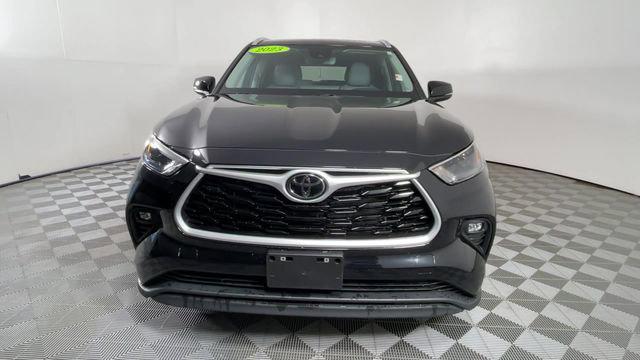 used 2023 Toyota Highlander car, priced at $40,500