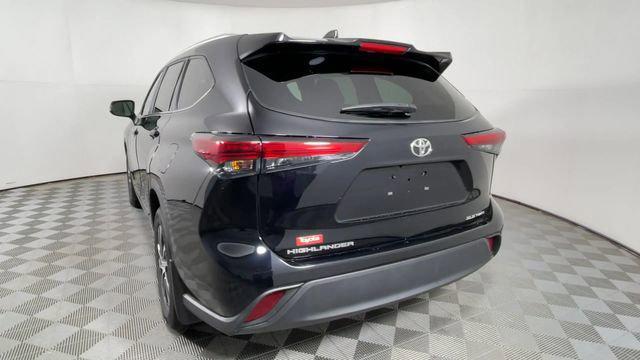 used 2023 Toyota Highlander car, priced at $40,500