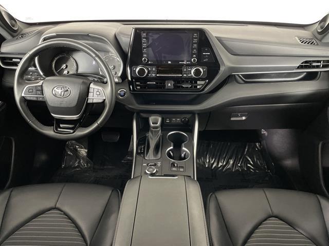 used 2022 Toyota Highlander car, priced at $40,984