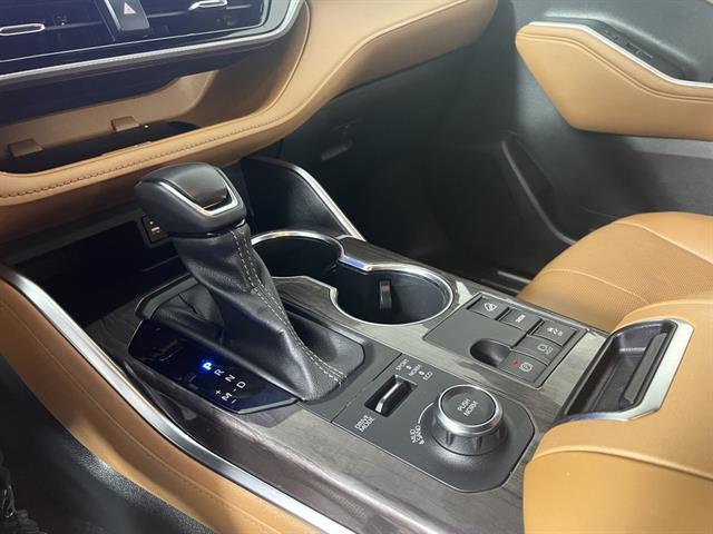 used 2023 Toyota Highlander car, priced at $42,999