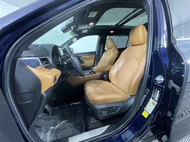 used 2023 Toyota Highlander car, priced at $42,999