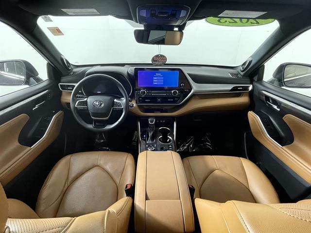 used 2023 Toyota Highlander car, priced at $42,999