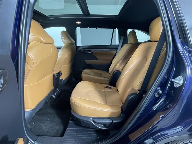 used 2023 Toyota Highlander car, priced at $42,999