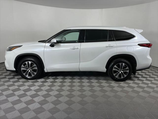 used 2022 Toyota Highlander car, priced at $36,988