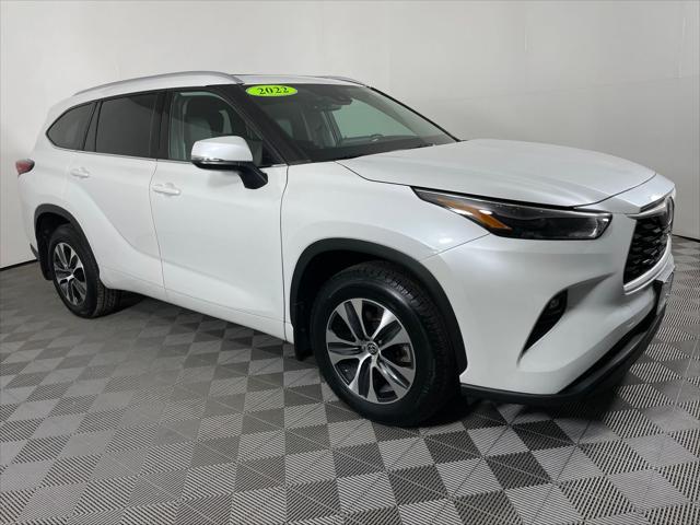 used 2022 Toyota Highlander car, priced at $36,988