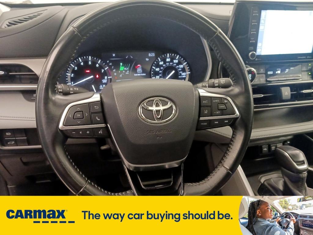 used 2020 Toyota Highlander car, priced at $31,998