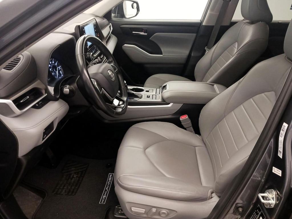 used 2020 Toyota Highlander car, priced at $31,998