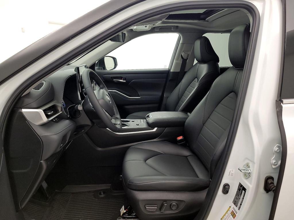used 2022 Toyota Highlander Hybrid car, priced at $46,998