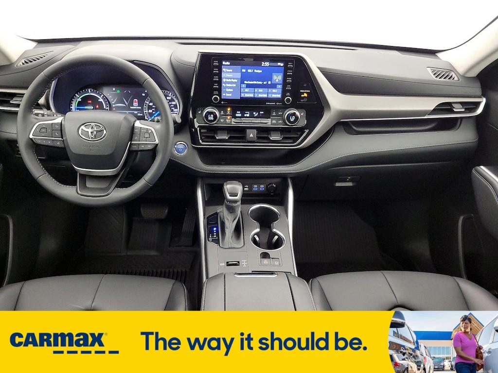 used 2022 Toyota Highlander Hybrid car, priced at $46,998