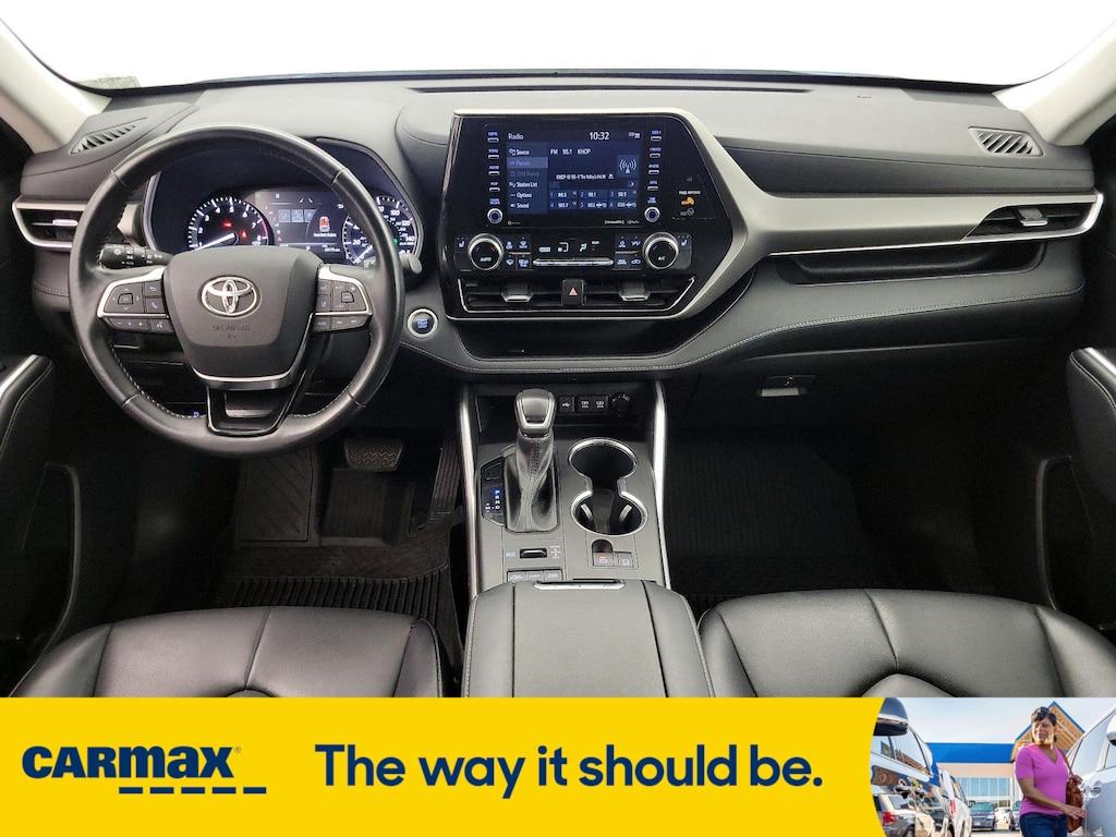 used 2021 Toyota Highlander car, priced at $38,998