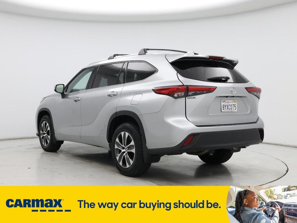 used 2021 Toyota Highlander car, priced at $38,998