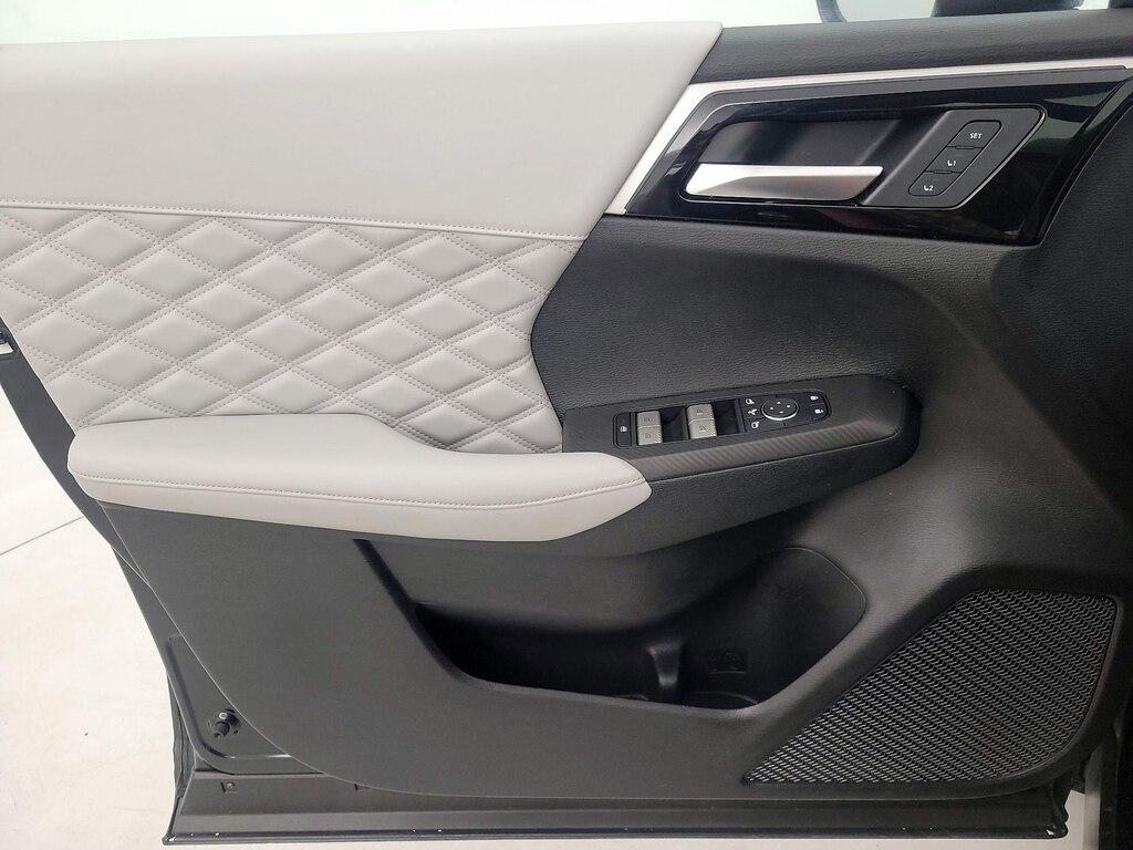 used 2024 Mitsubishi Outlander car, priced at $32,998