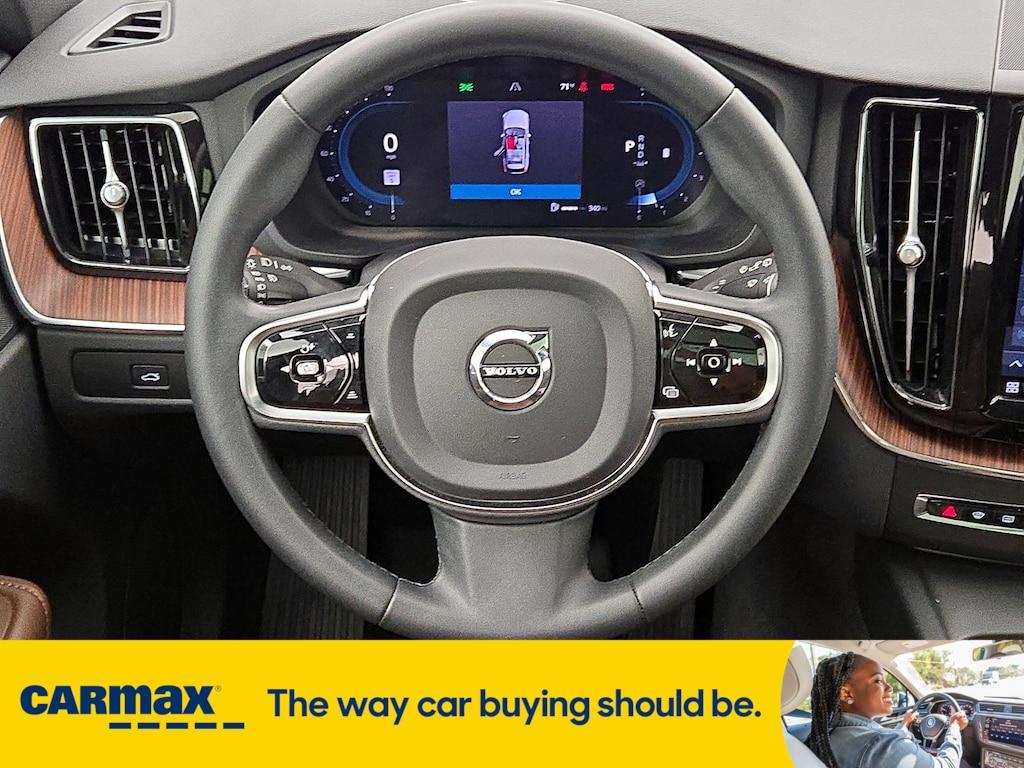 used 2023 Volvo XC60 car, priced at $34,998