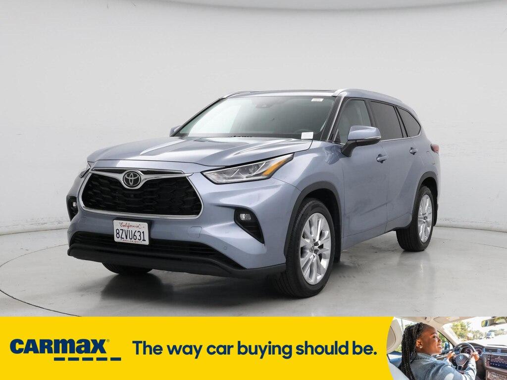used 2022 Toyota Highlander car, priced at $45,998