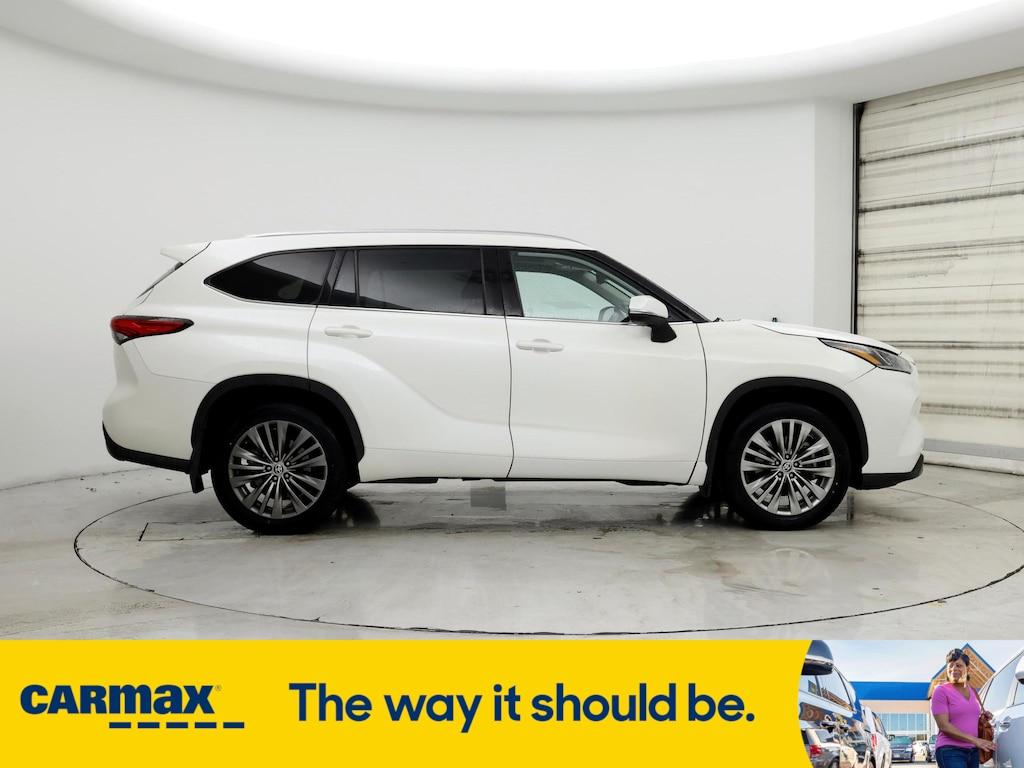 used 2021 Toyota Highlander car, priced at $39,998