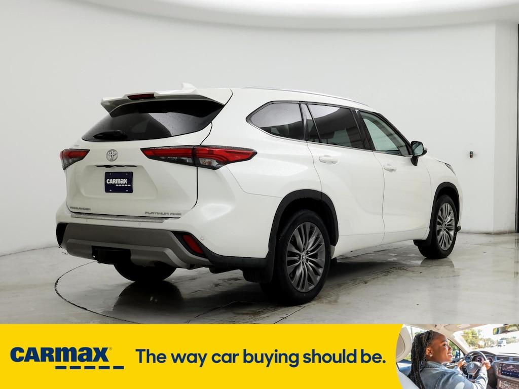 used 2021 Toyota Highlander car, priced at $39,998