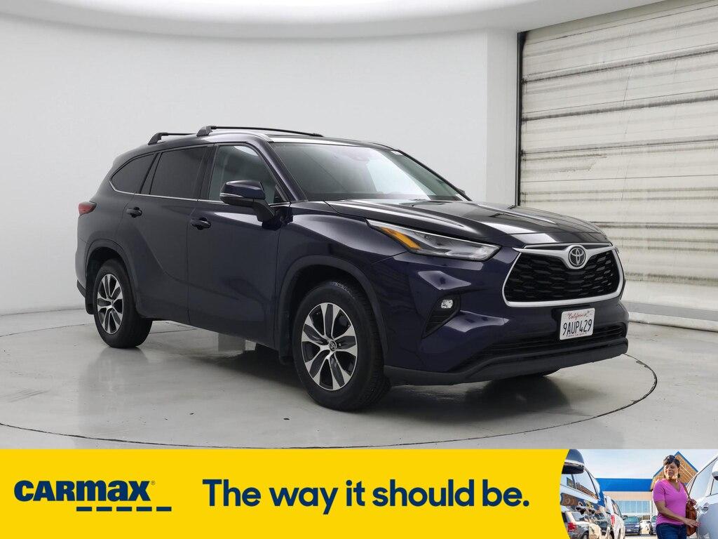 used 2022 Toyota Highlander car, priced at $33,998
