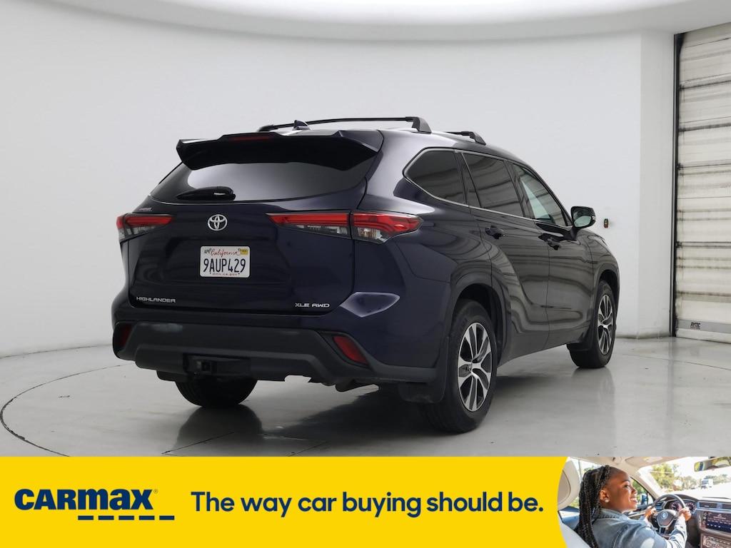 used 2022 Toyota Highlander car, priced at $34,998