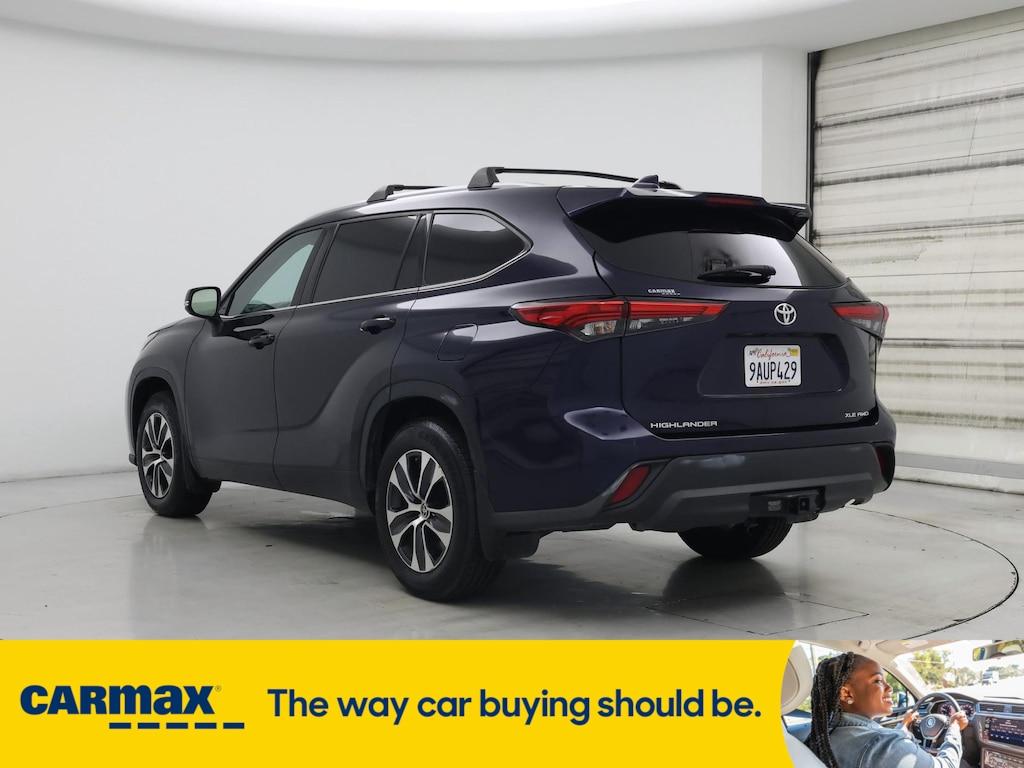 used 2022 Toyota Highlander car, priced at $34,998