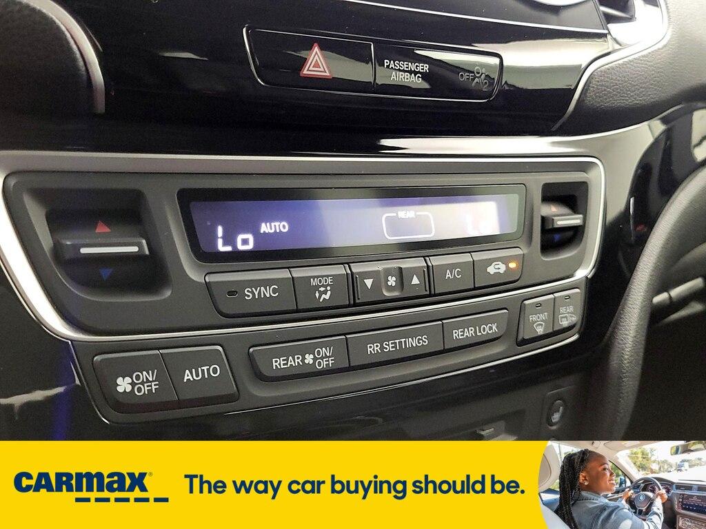 used 2022 Honda Pilot car, priced at $39,998