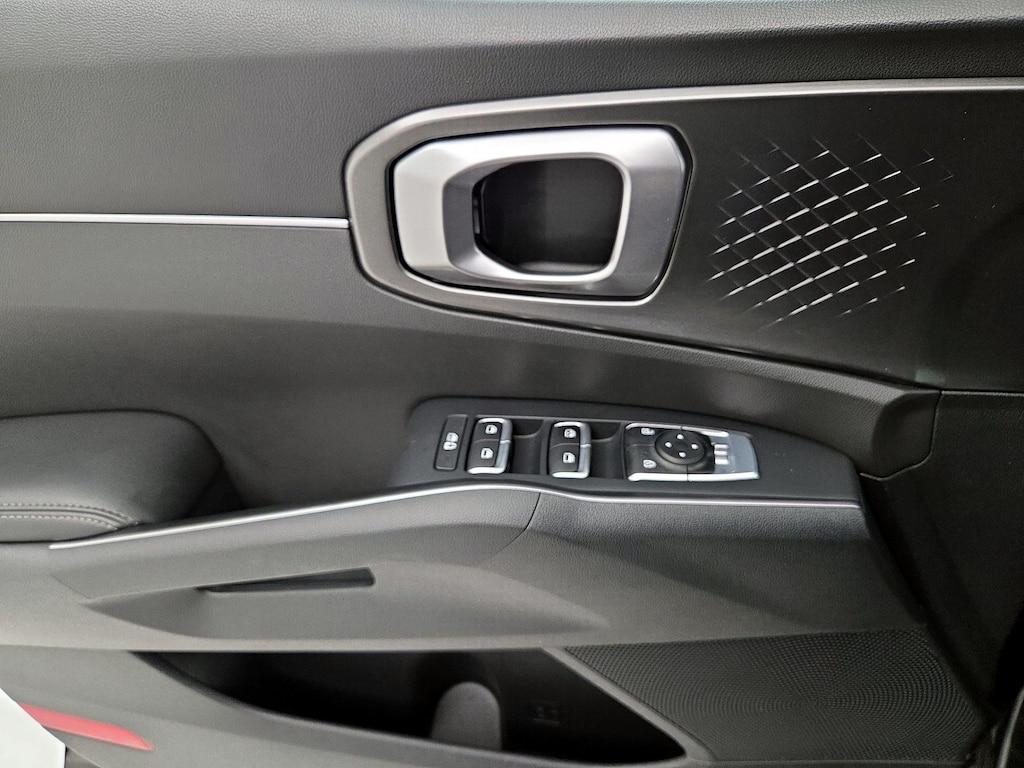 used 2023 Kia Sorento Hybrid car, priced at $30,998