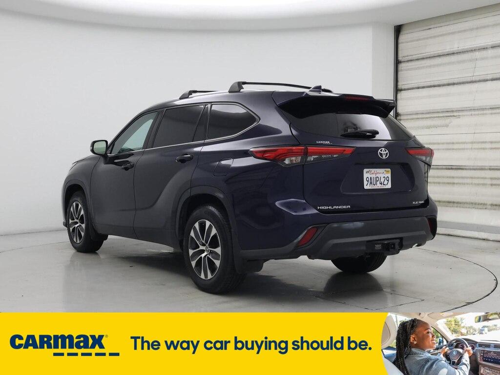 used 2022 Toyota Highlander car, priced at $32,998