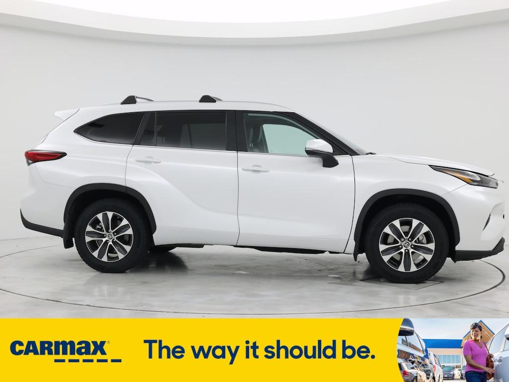 used 2023 Toyota Highlander car, priced at $40,998