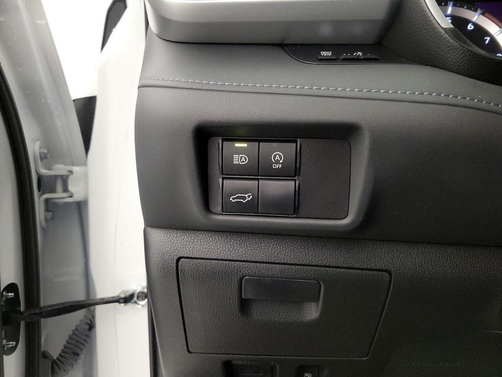 used 2023 Toyota Highlander car, priced at $40,998