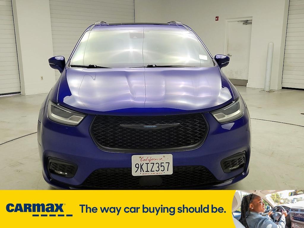 used 2021 Chrysler Pacifica Hybrid car, priced at $29,998