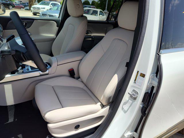 new 2025 Mercedes-Benz GLB 250 car, priced at $47,735