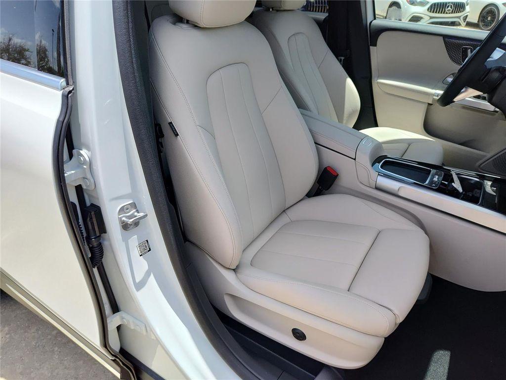 new 2025 Mercedes-Benz GLB 250 car, priced at $47,735